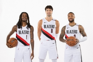 激情赛事直播平台：实时呈现足球、篮球精彩对决——NBA、CBA、英超等赛事同步播出
